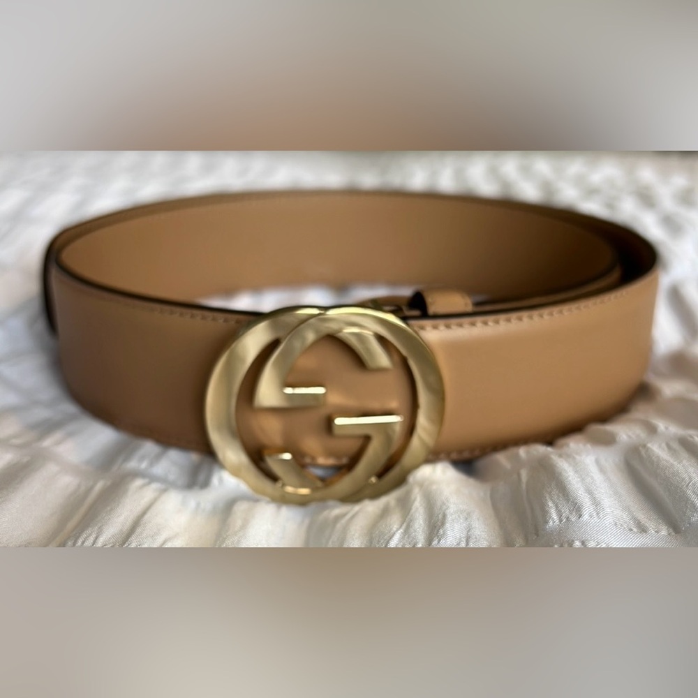 Gucci Interlocking G Logo Leather Belt